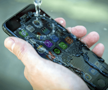 Что делать, если телефон упал в воду
